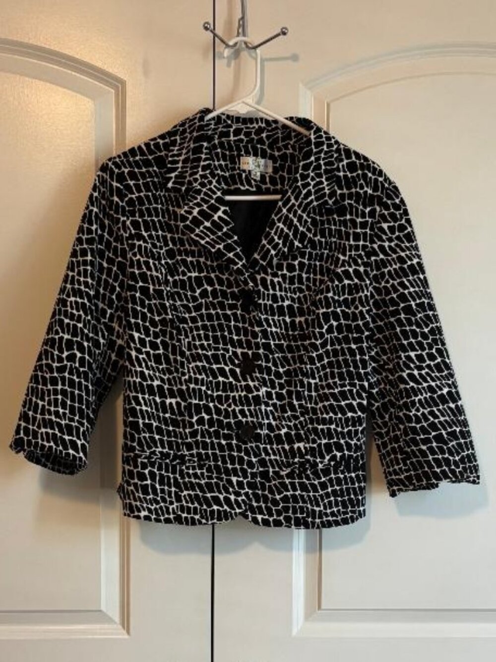 Studio Works Size M Women's Black & White Animal Print Jacket Button Down Short